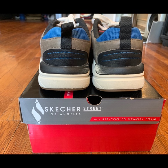 Men’s Sneakers - Picture 3 of 6